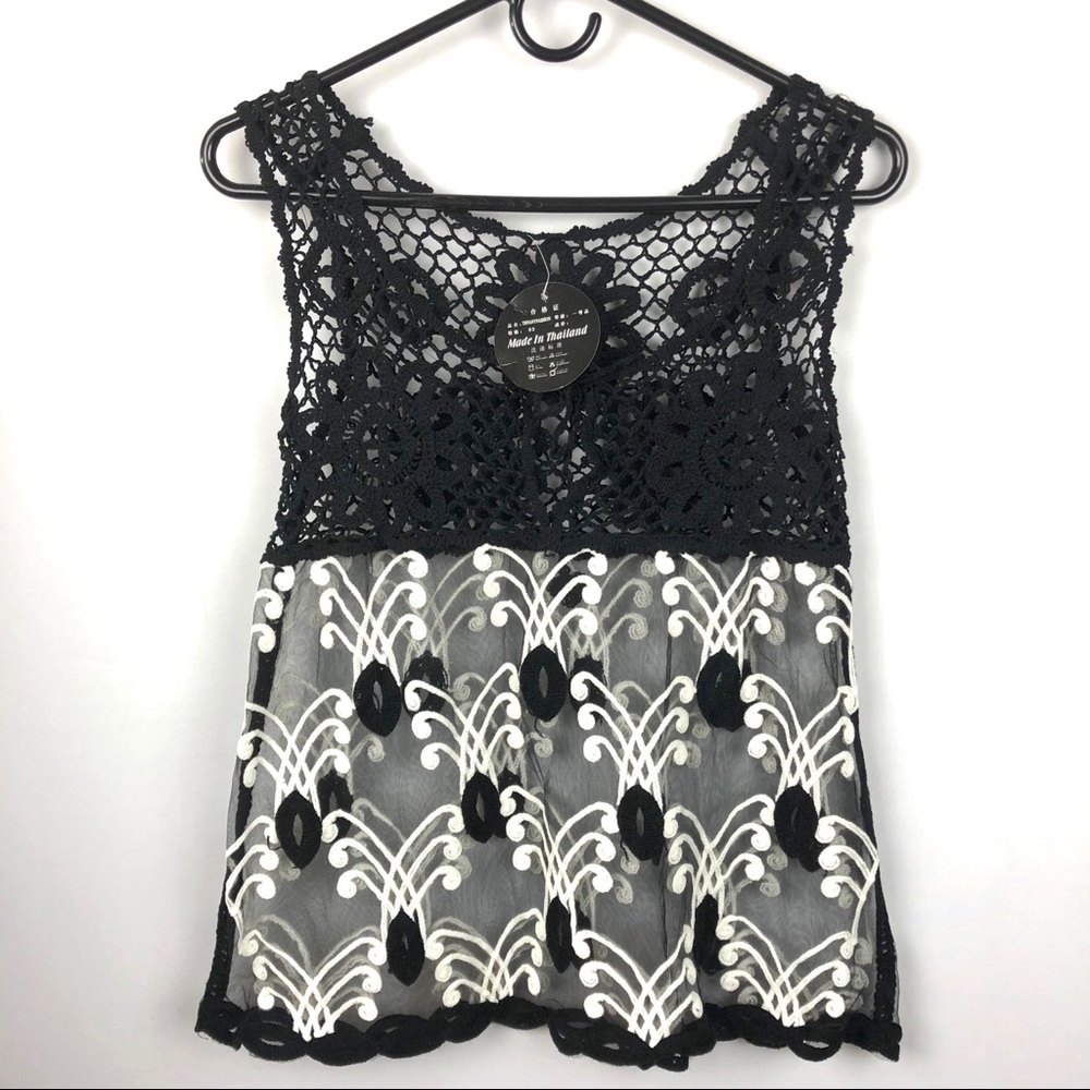 Women’s Black and white Crocket Blouse S